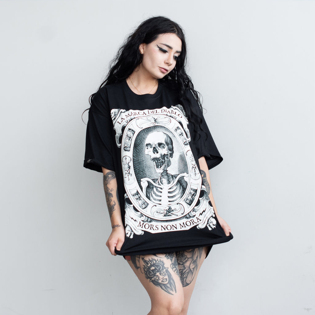 Playera Mors Non Mora